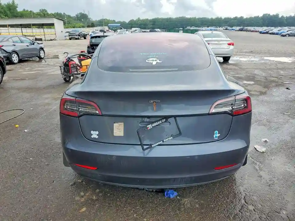 5YJ3E1EA4JF032023 2018 TESLA MODEL 3-5