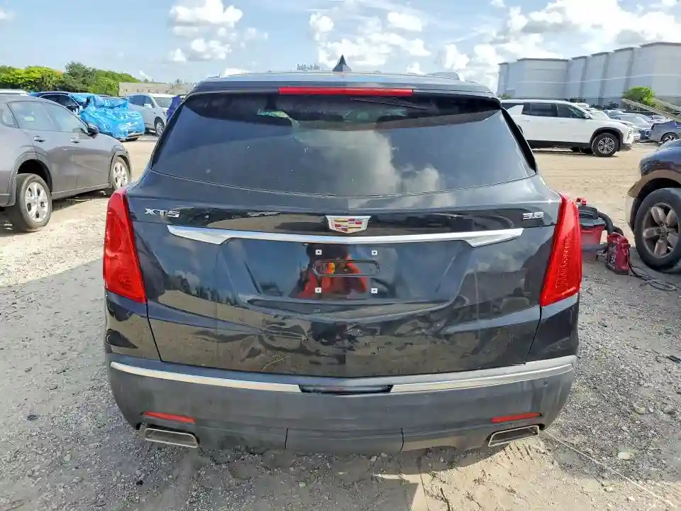 1GYKNERS6JZ201016 2018 CADILLAC XT5-5