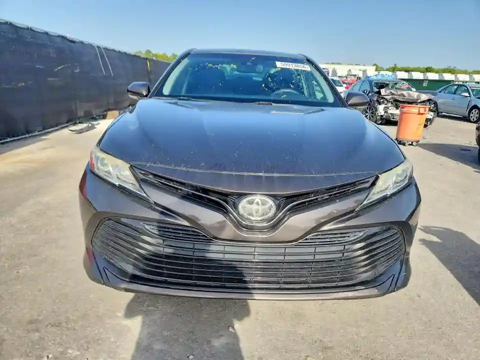 4T1B11HK4JU045627 2018 TOYOTA CAMRY-4