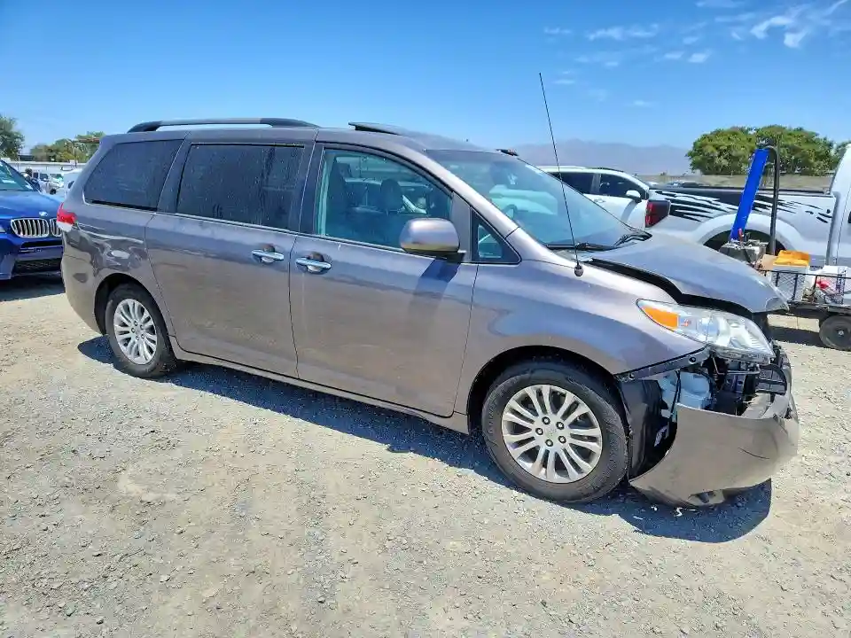 5TDYK3DC8ES425246 2014 TOYOTA SIENNA-3