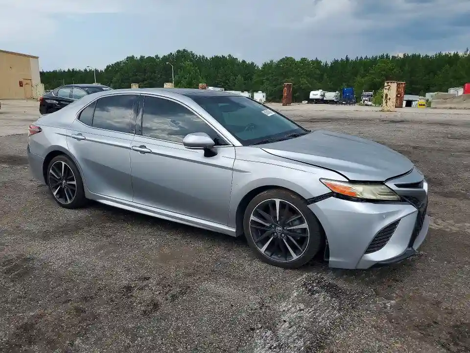 4T1B61HK2JU136400 2018 TOYOTA CAMRY-3