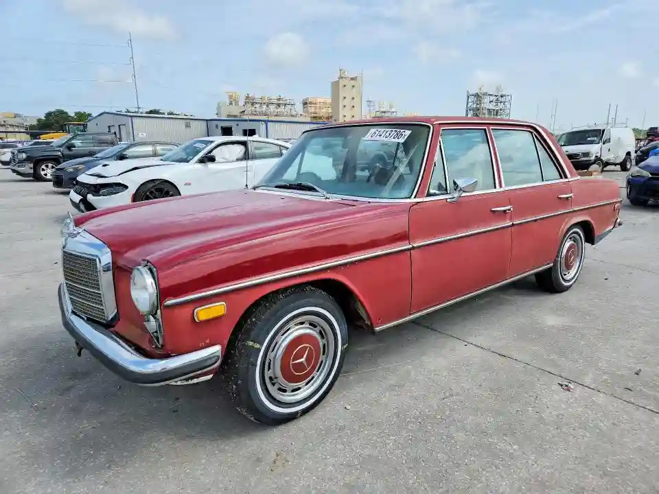11401112008076 1972 MERCEDES C250-0