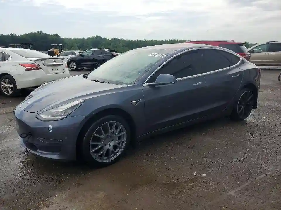 5YJ3E1EA4JF032023 2018 TESLA MODEL 3-0