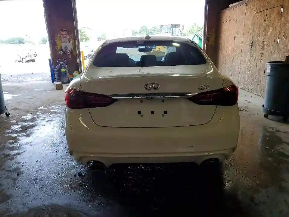 JN1EV7AP8JM364501 2018 INFINITI Q50-5