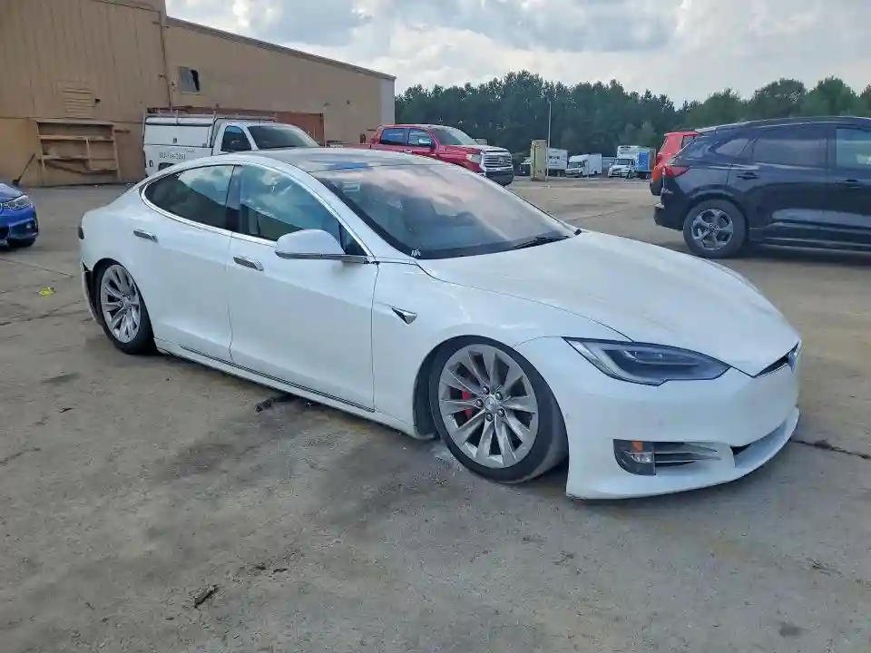 5YJSA1E40KF330376 2019 TESLA MODEL S-3