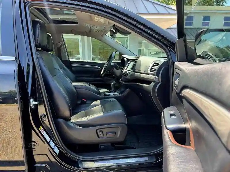 5TDDZRFH9HS465555 2017 TOYOTA HIGHLANDER-4