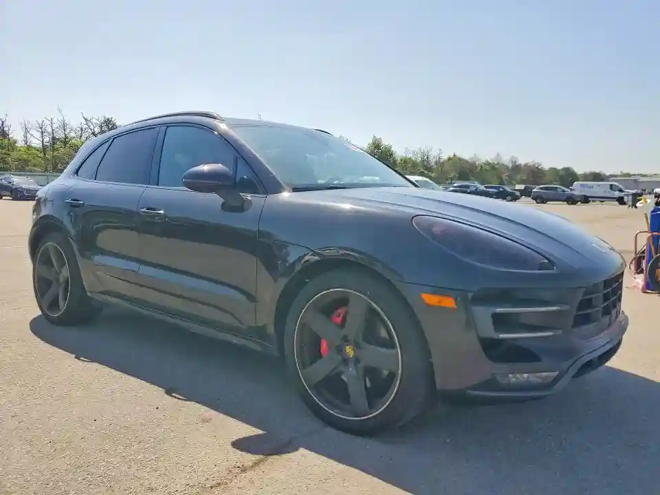 WP1AF2A54FLB47825 2015 PORSCHE MACAN-3