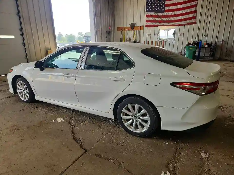 4T1B11HK7JU086544 2018 TOYOTA CAMRY-1