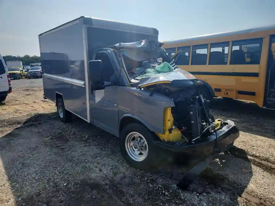 1GD07RFF8H1902389 2017 GMC SAVANA-3