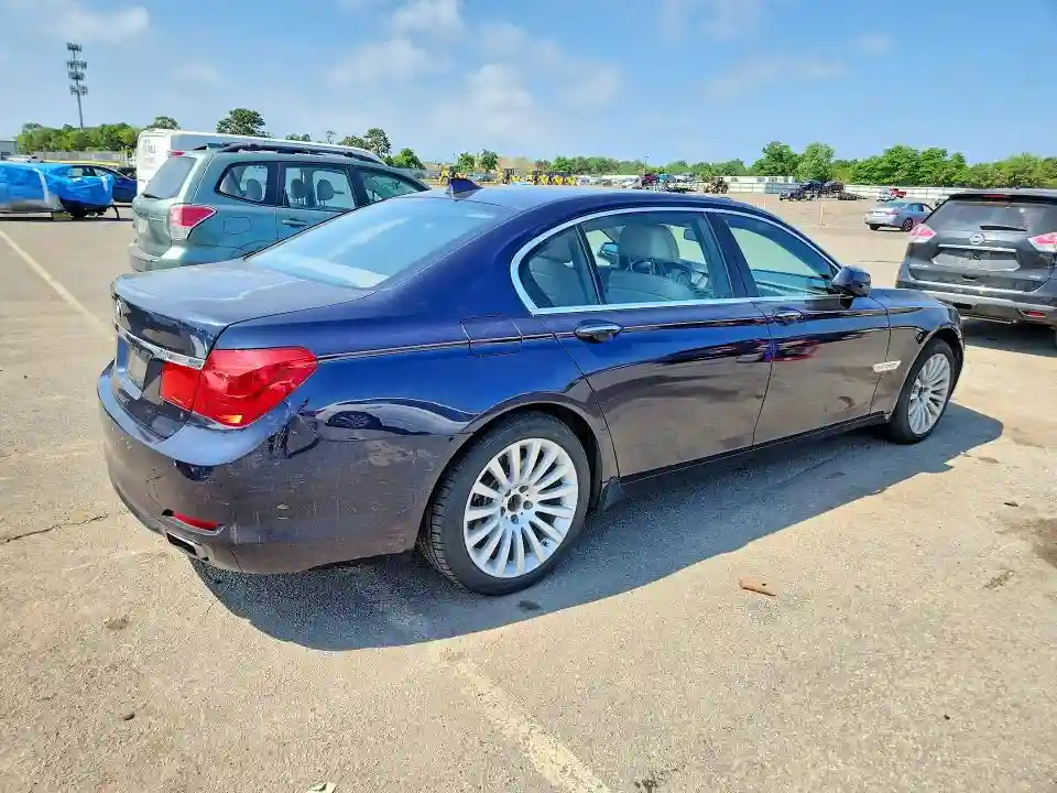 WBAKC8C54CC436680 2012 BMW 7 SERIES-2