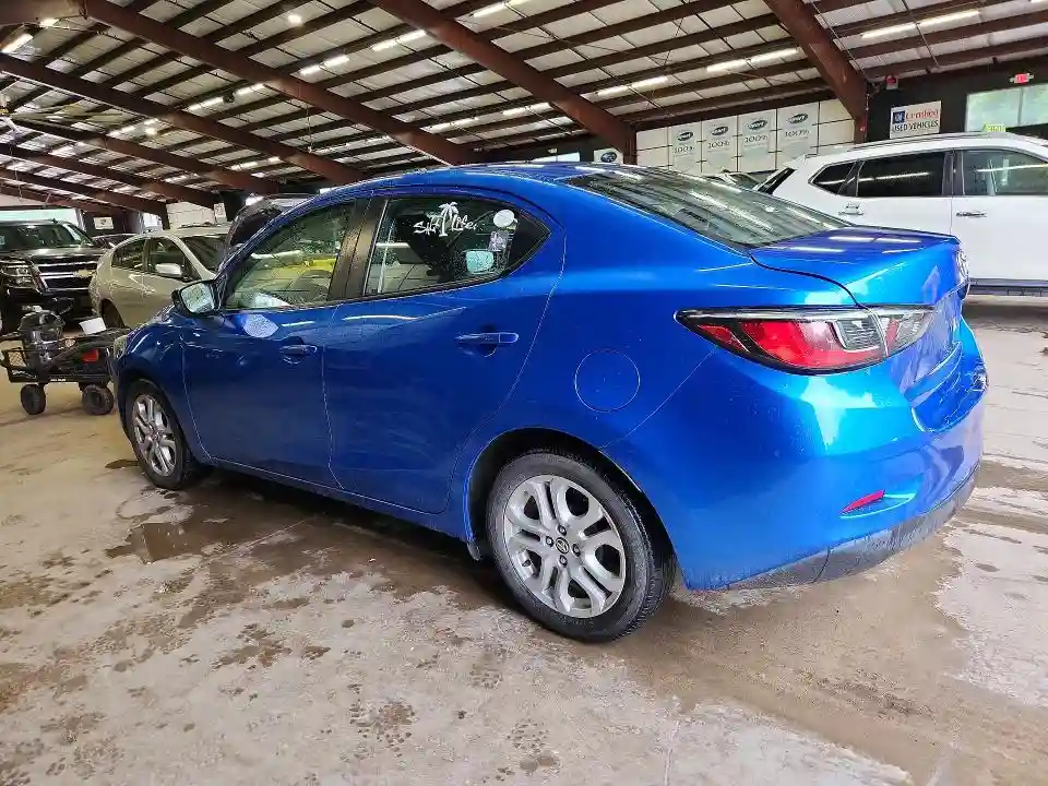 3MYDLBYV0HY163805 2017 TOYOTA YARIS-1