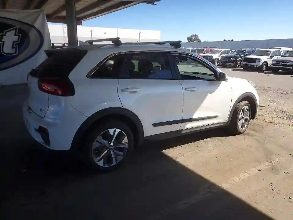 KNDCC3LG9N5142050 2022 KIA NIRO EV EX-2