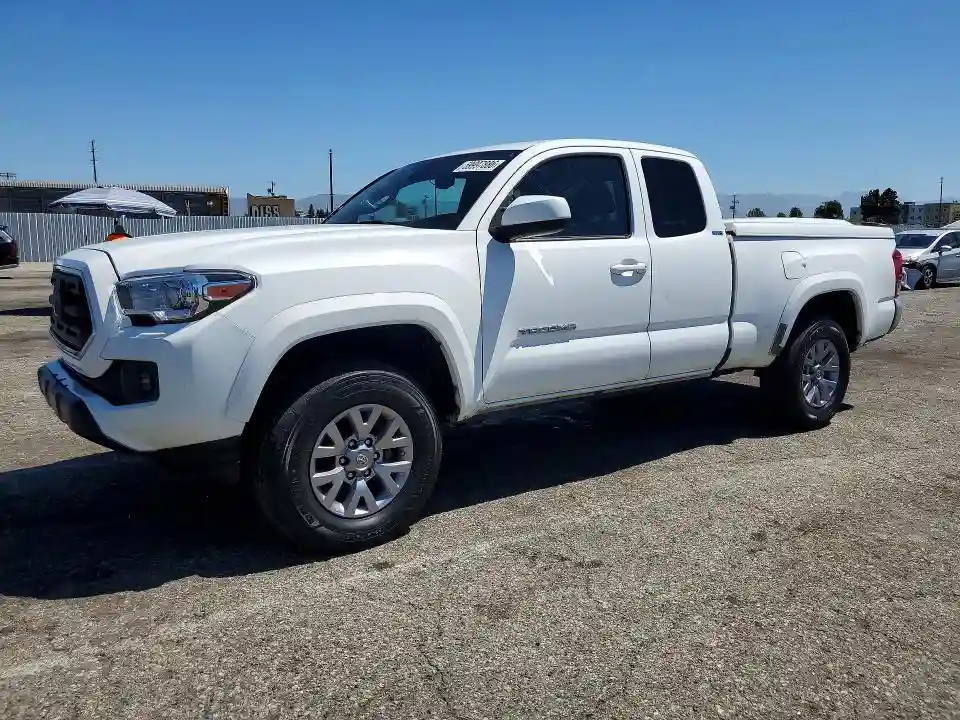 5TFSZ5AN8JX123088 2018 TOYOTA TACOMA-0
