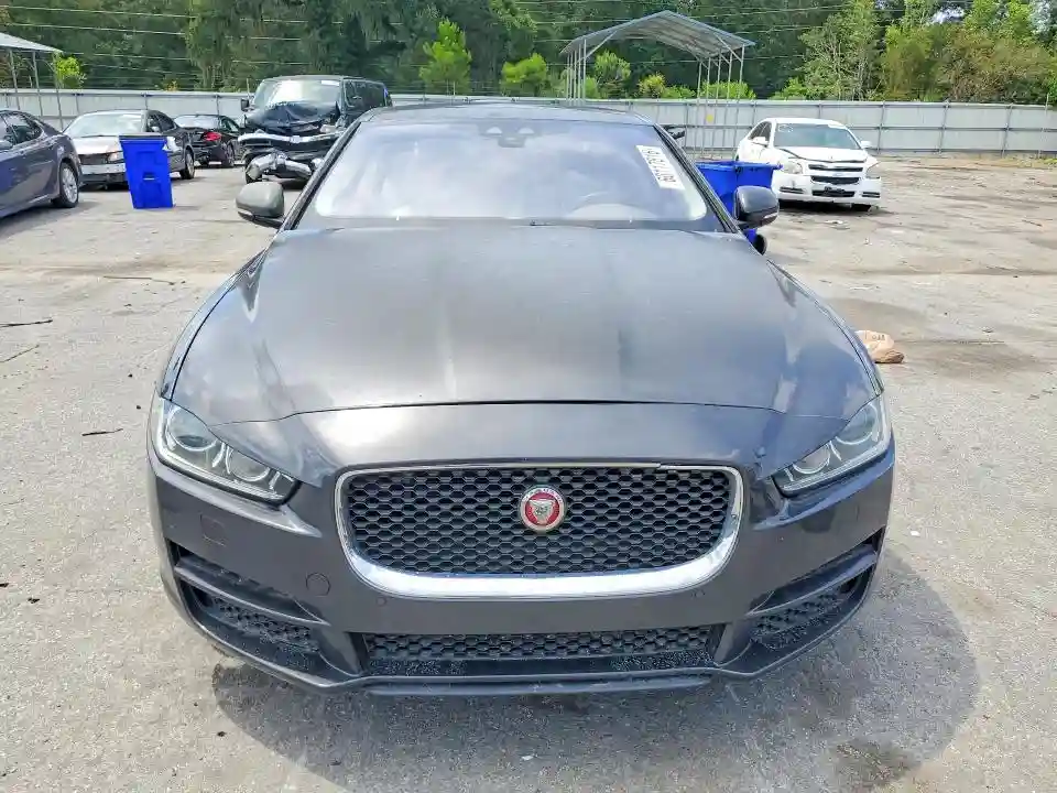 SAJAE4BG2HA947183 2017 JAGUAR XE-4