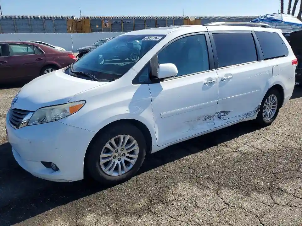 5TDYK3DC8ES422136 2014 TOYOTA SIENNA-0