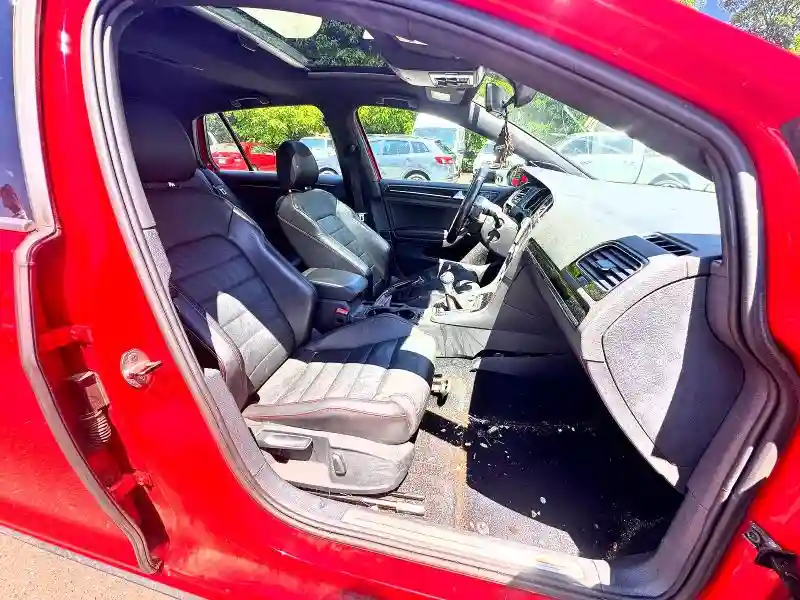 3VW547AU8HM004968 2017 VOLKSWAGEN GTI-4