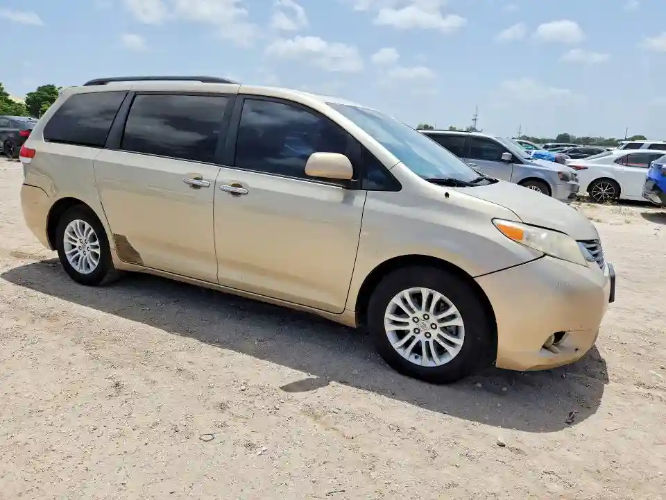 5TDYK3DC7ES456102 2014 TOYOTA SIENNA-3