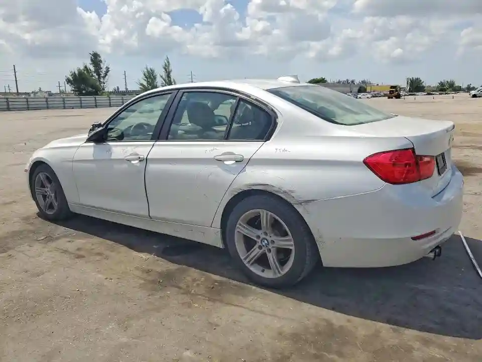 WBA3C1C50DF442701 2013 BMW 3 SERIES-1