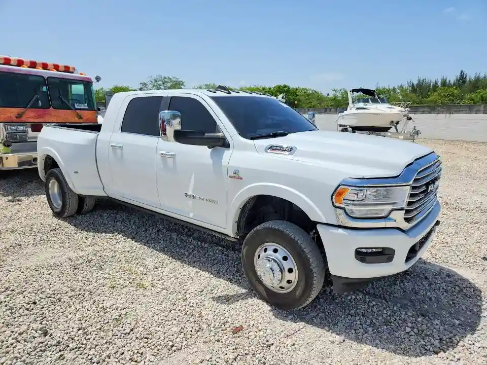 3C63RRNL8NG135215 2022 RAM 3500-3