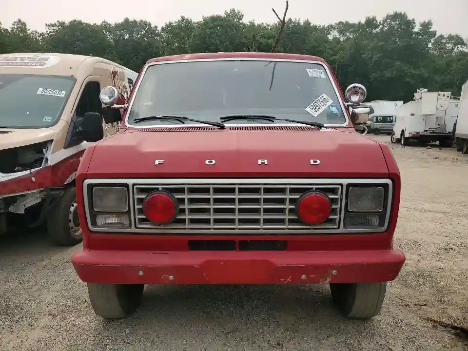 1FDHE30E6CHA20773 1982 FORD ECONOLINE-4