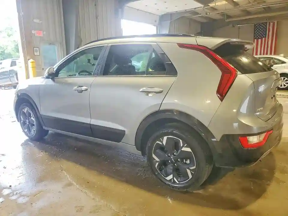 KNDCR3L15R5122359 2024 KIA NIRO-1