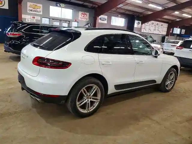 WP1AB2A5XHLB14407 2017 PORSCHE MACAN-2