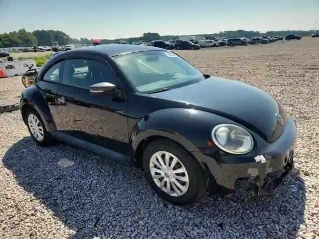 3VWFP7AT6CM646231 2012 VOLKSWAGEN BEETLE-3