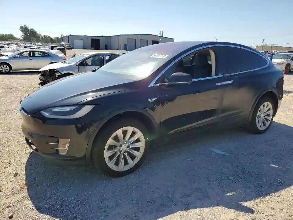 5YJXCAE28GF008736 2016 TESLA MODEL X-0