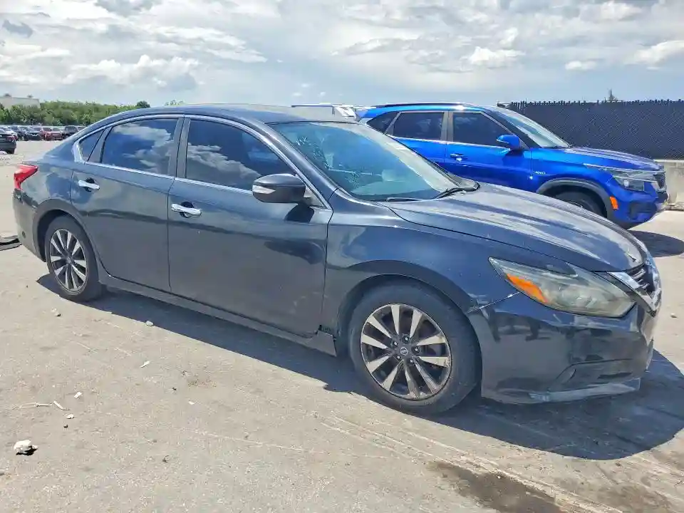 1N4AL3AP1HC159635 2017 NISSAN ALTIMA-3