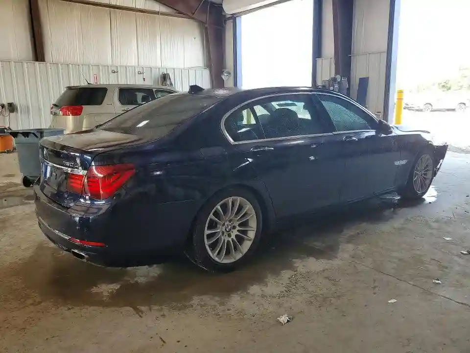WBAYF8C56DDE59328 2013 BMW 7 SERIES-2