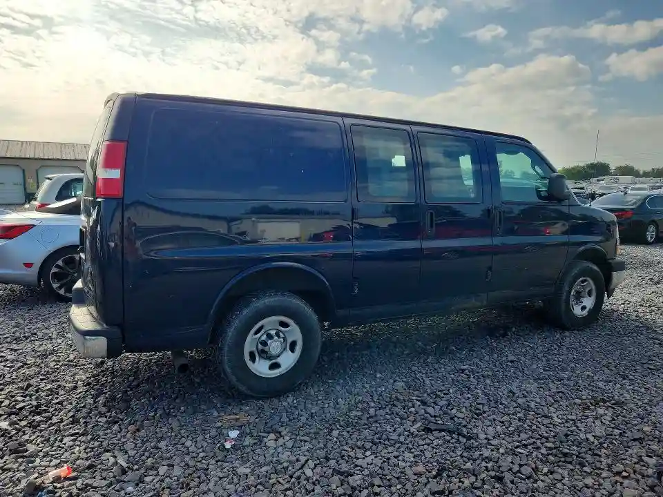 1GCZGGFG3J1178674 2018 CHEVROLET EXPRESS-2
