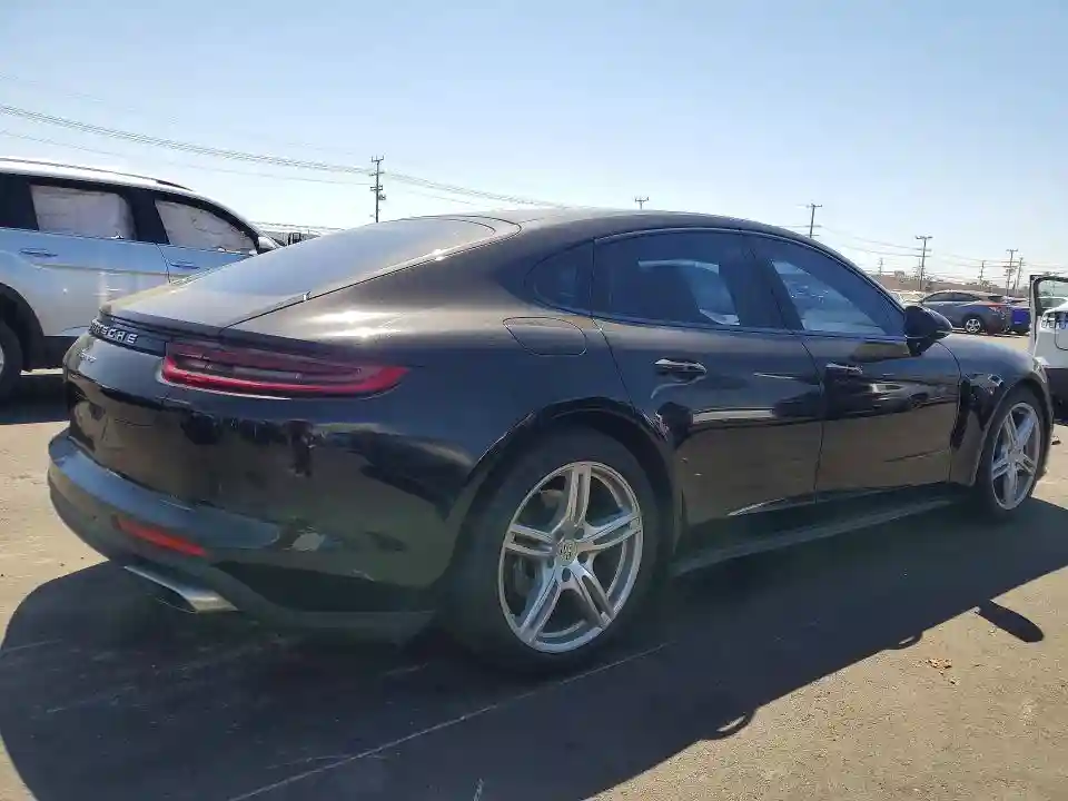 WP0AA2A71JL105056 2018 PORSCHE PANAMERA-2