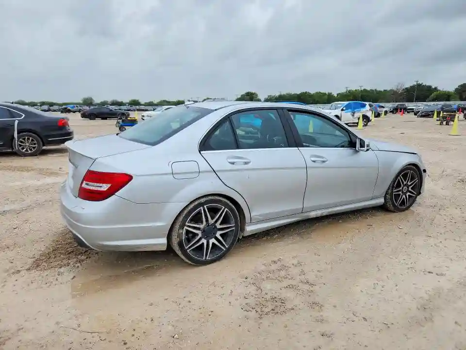 WDDGF5HB5DA802534 2013 MERCEDES-BENZ C-CLASS-2