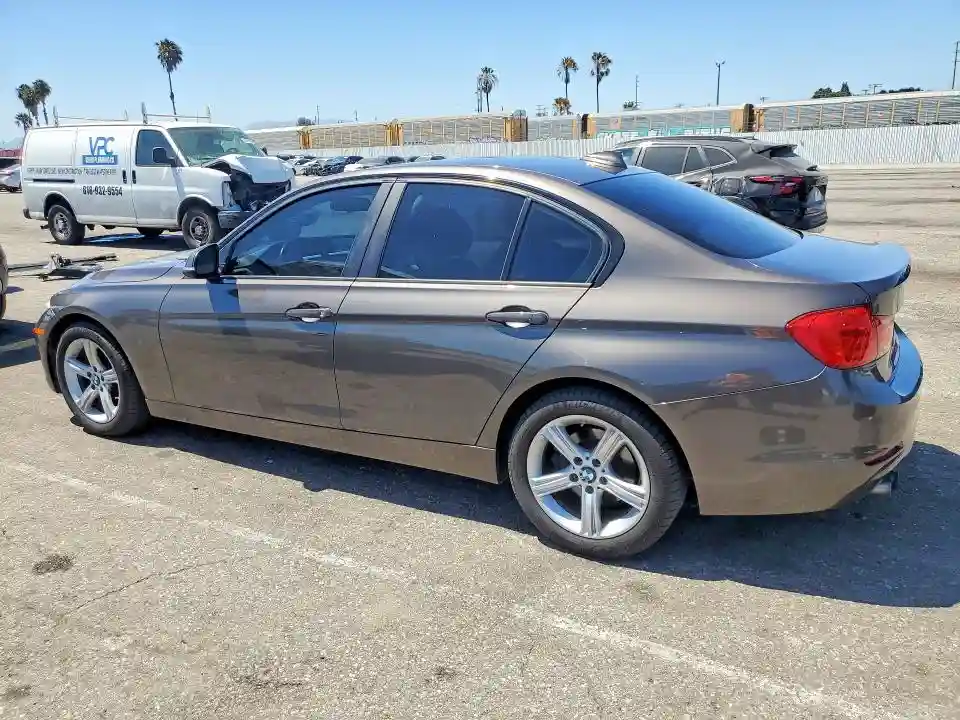 WBA3A5G59CNP18238 2012 BMW 3 SERIES-1