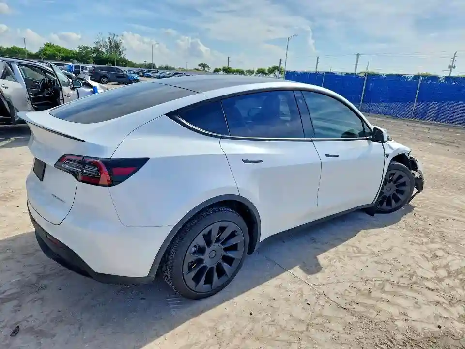 7SAYGDEE5PA092096 2023 TESLA MODEL Y-2
