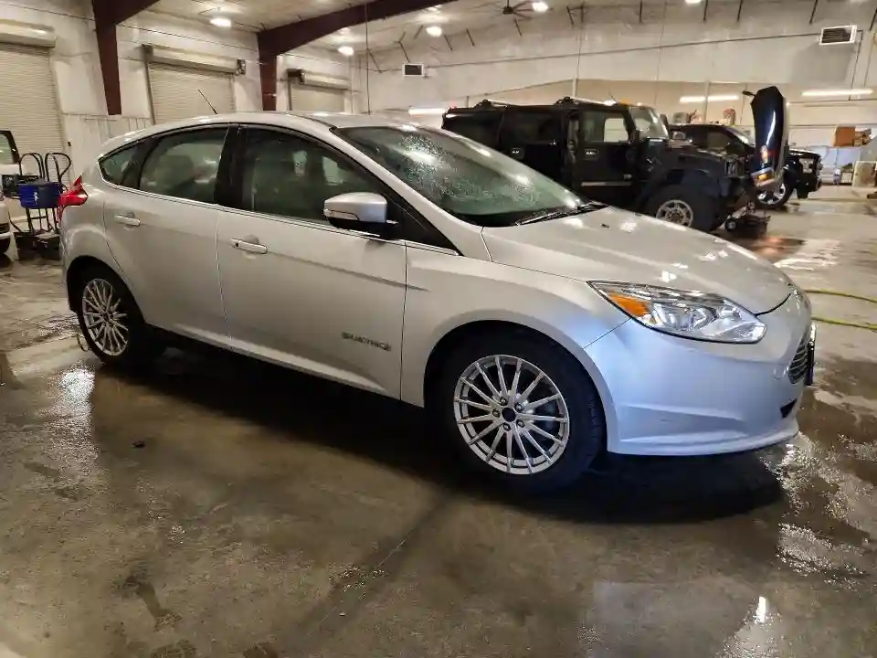 1FADP3R4XEL330308 2014 FORD FOCUS-3