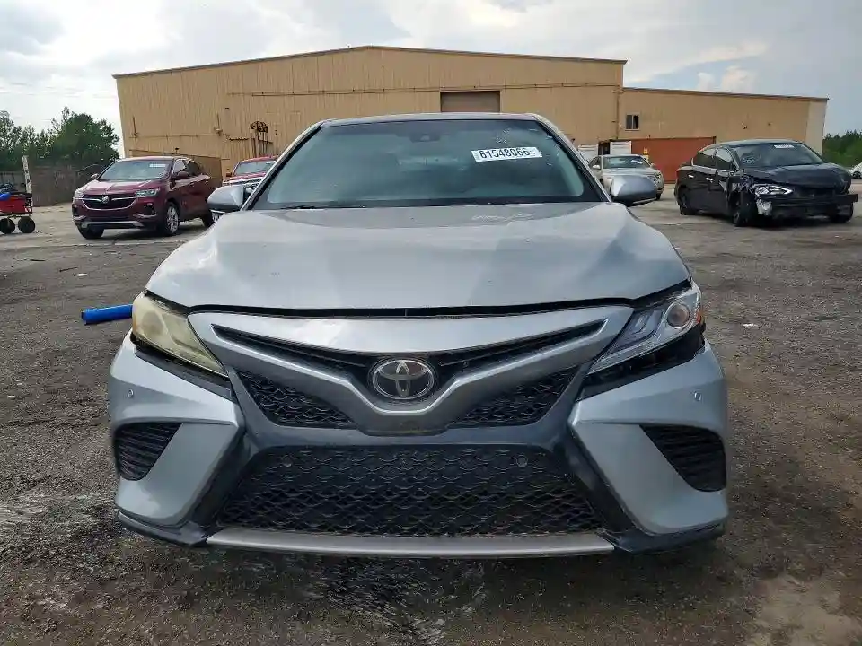 4T1B61HK2JU136400 2018 TOYOTA CAMRY-4