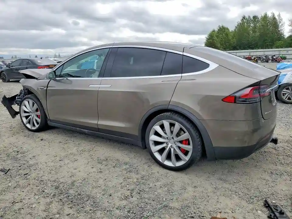 5YJXCBE45GF005753 2016 TESLA MODEL X-1