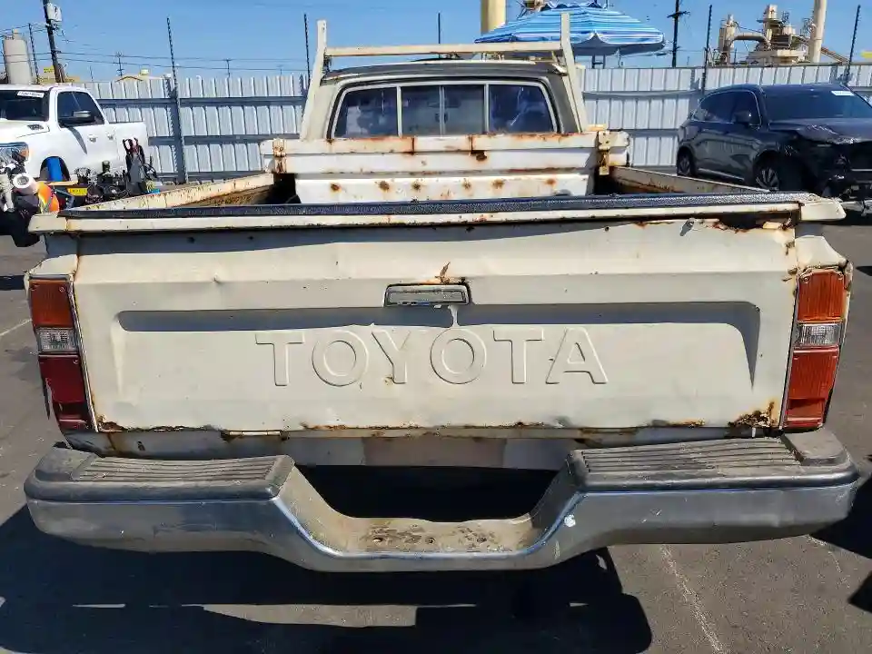 JT4RN44D3C0076166 1982 TOYOTA ALL OTHER-5
