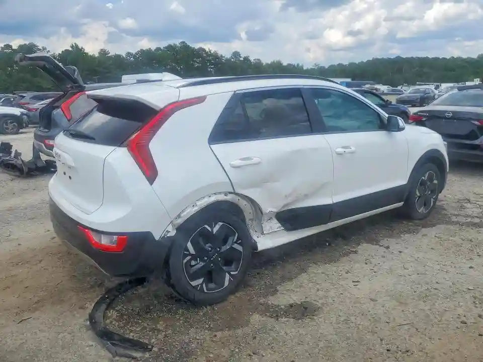 KNDCR3L19R5105998 2024 KIA NIRO-2