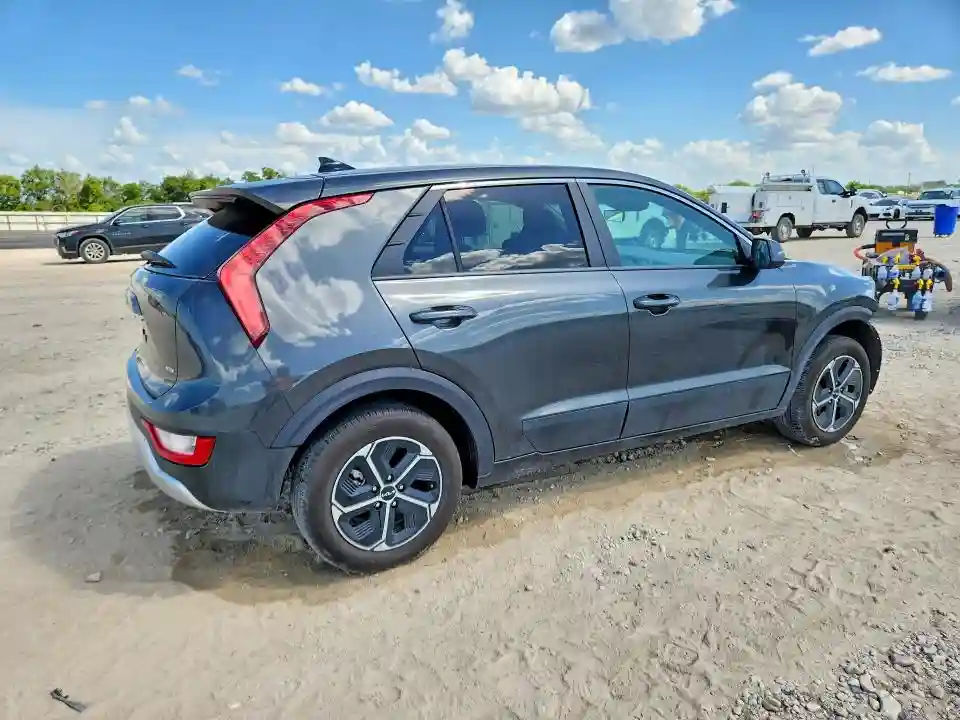 KNDCP3LE8T5329442 2026 KIA NIRO-2