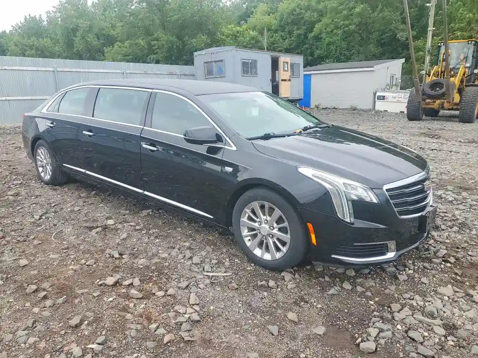 2GEXG6U38J9550224 2018 CADILLAC XTS-3