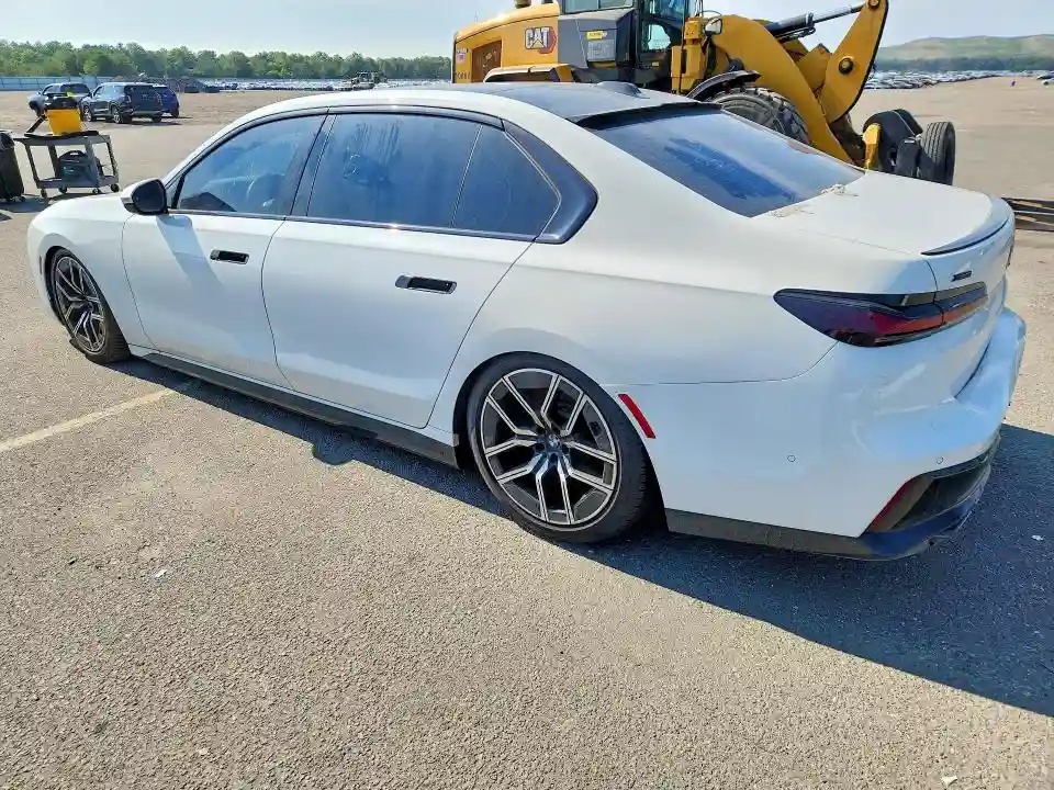 WBA33EJ08RCS63961 2024 BMW 7 SERIES-1