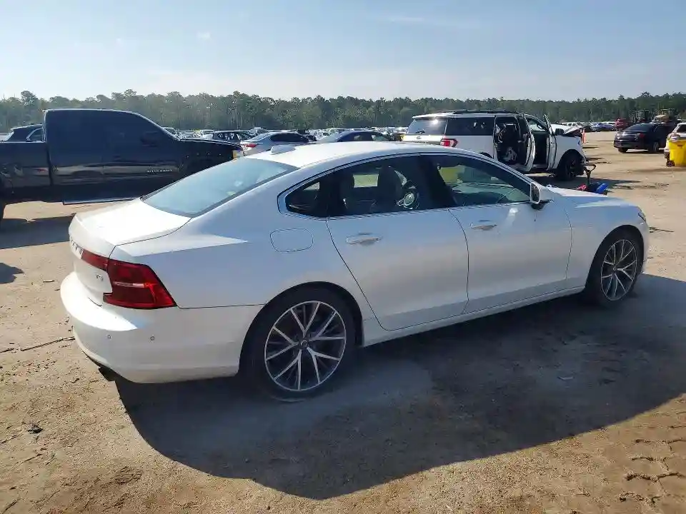 YV1102AK3H1010182 2017 VOLVO S90-2