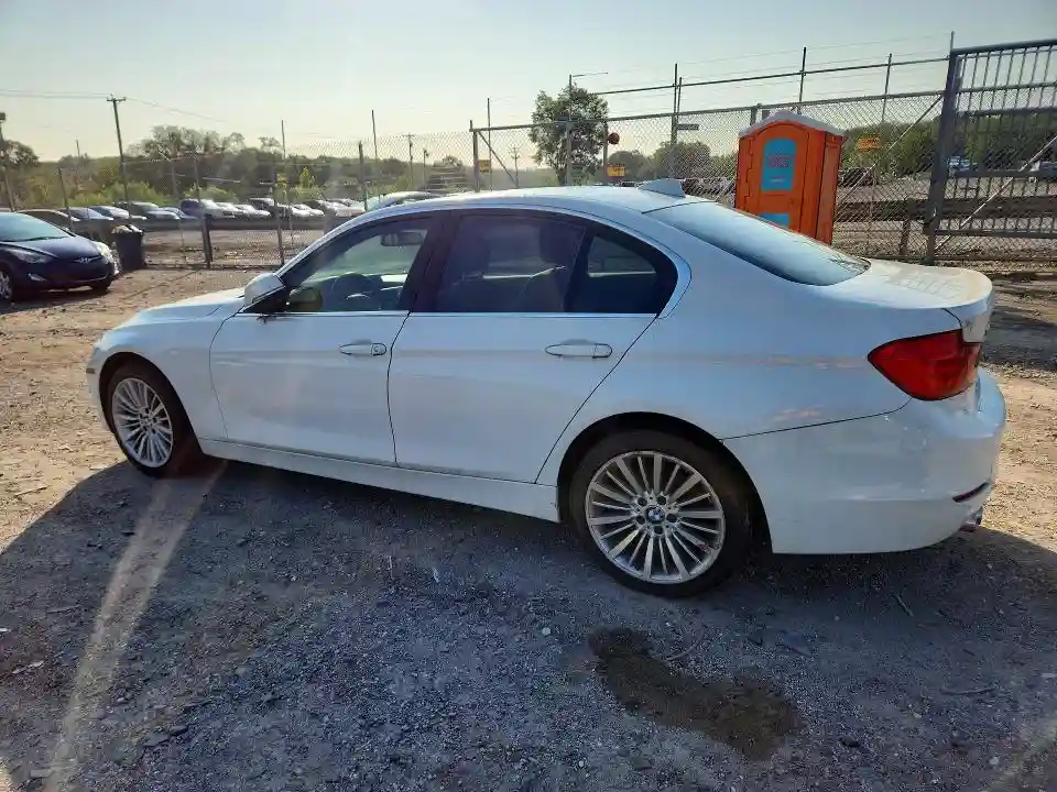 WBA3B3C54DF533016 2013 BMW 3 SERIES-1