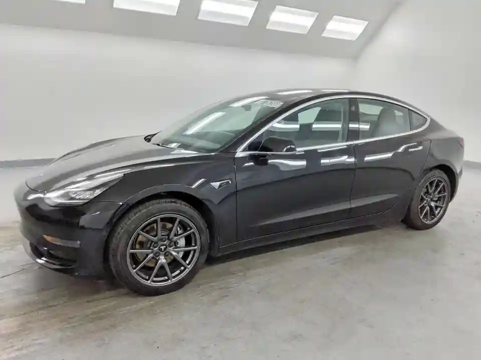 5YJ3E1EA8JF013863 2018 TESLA MODEL 3-0