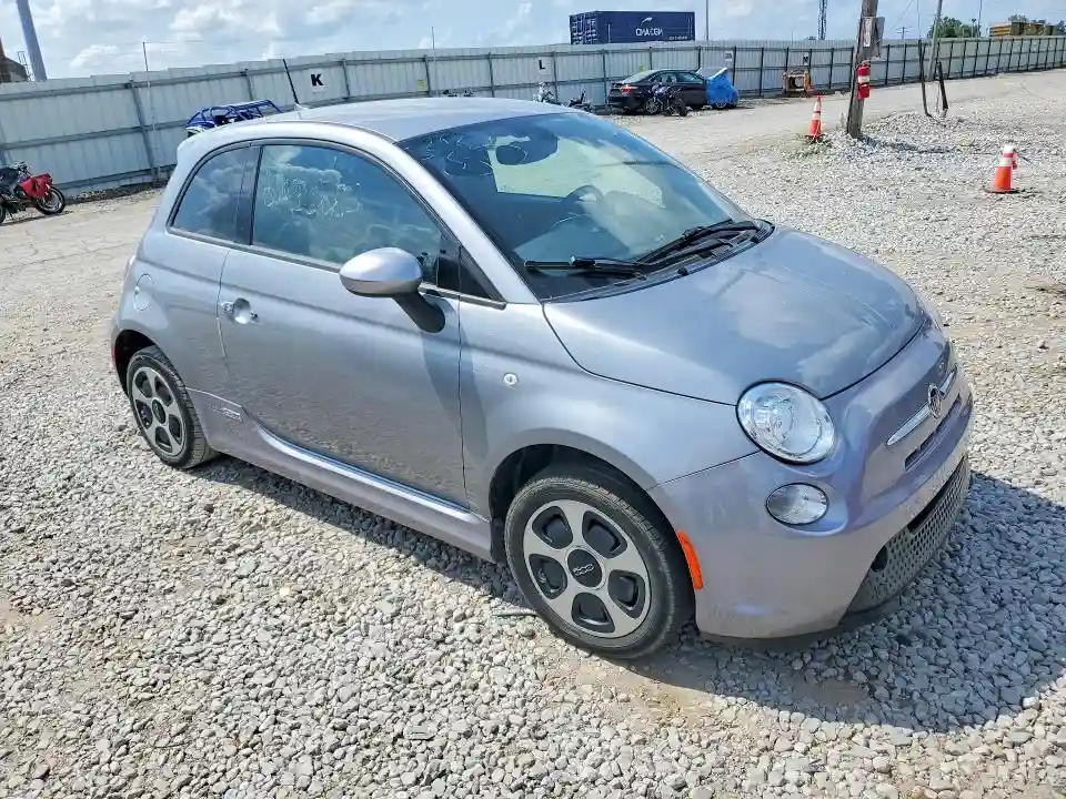 3C3CFFGE4HT565600 2017 FIAT 500-3