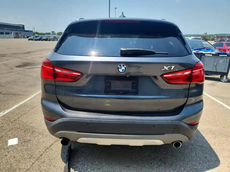 WBXHT3C30J5K25396 2018 BMW X1-5
