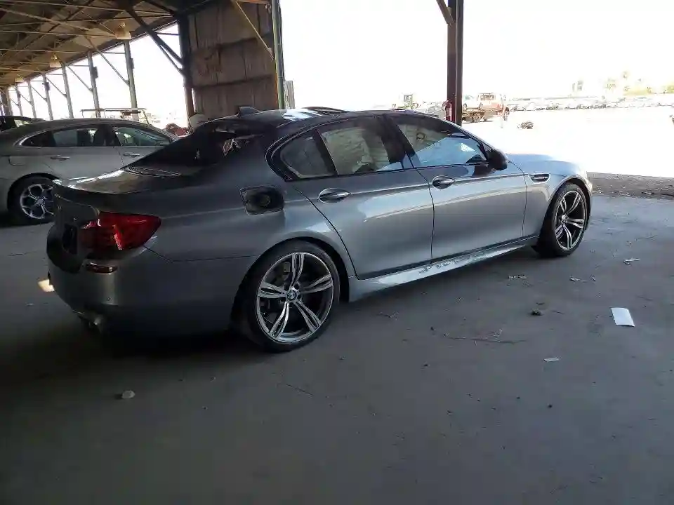 WBSFV9C51DD096994 2013 BMW M5-2