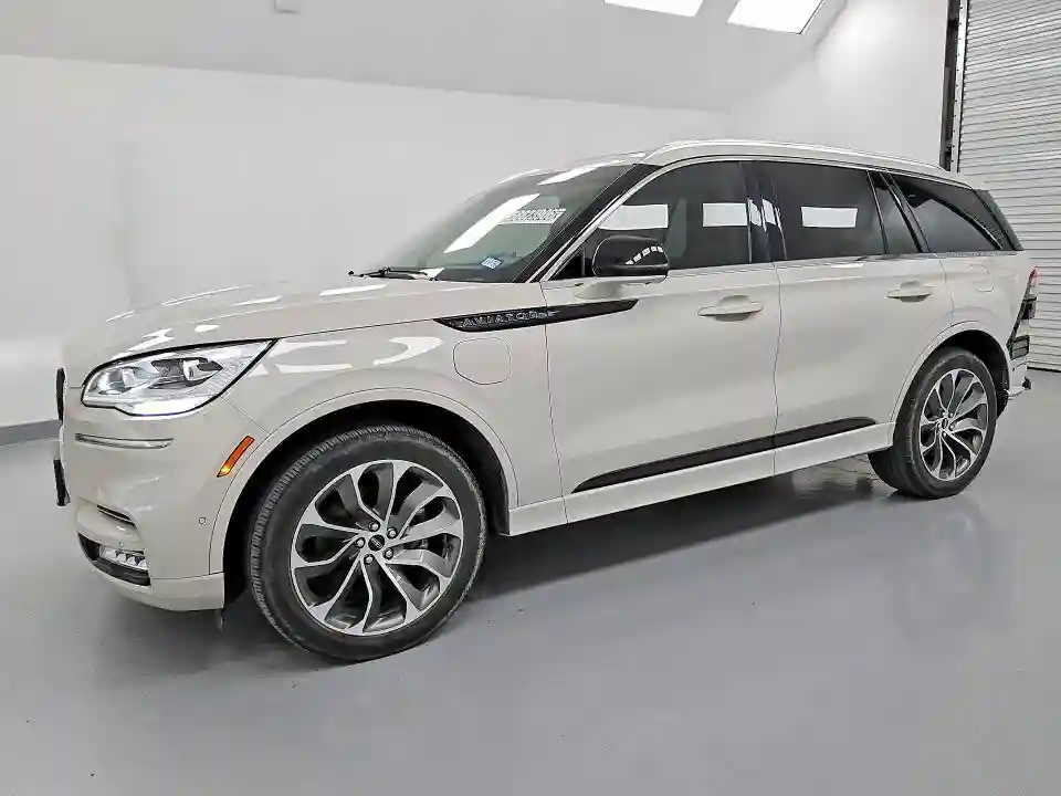 5LMYJ8XY1PNL01747 2023 LINCOLN AVIATOR-0